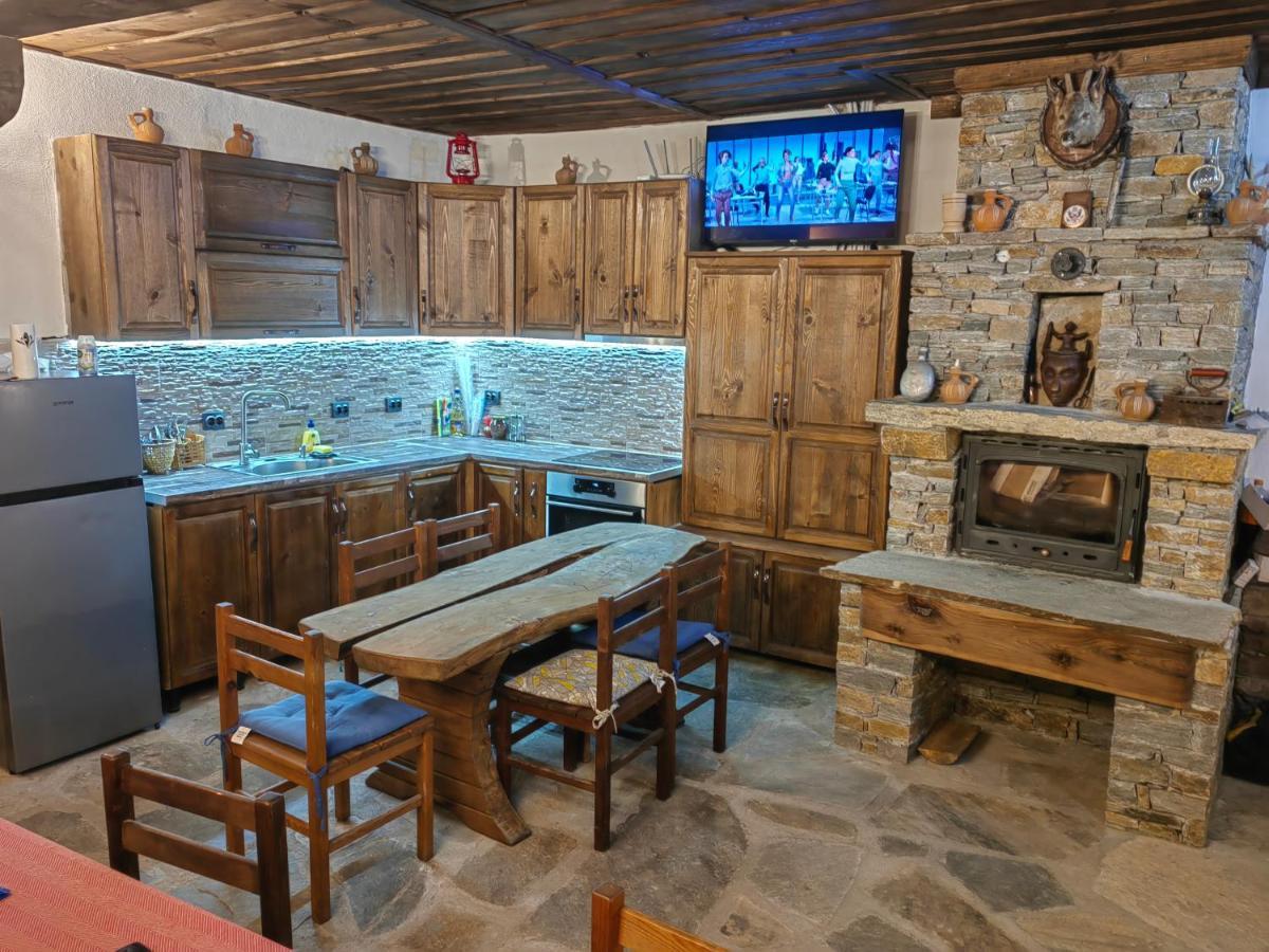 Къща За Гости Близнаците Leşten Exterior foto