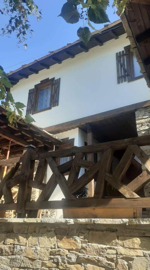 Къща За Гости Близнаците Leşten Exterior foto