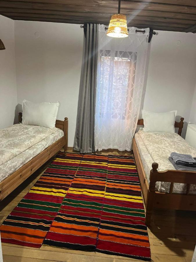 Къща За Гости Близнаците Leşten Exterior foto