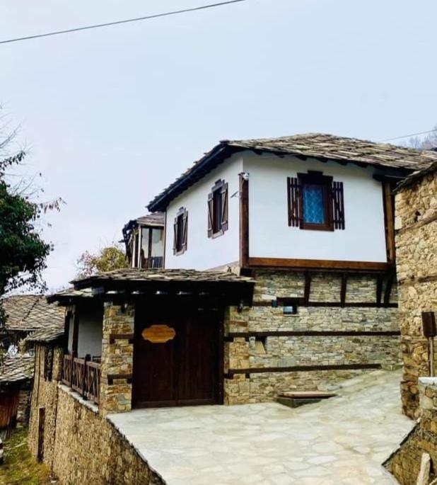Къща За Гости Близнаците Leşten Exterior foto